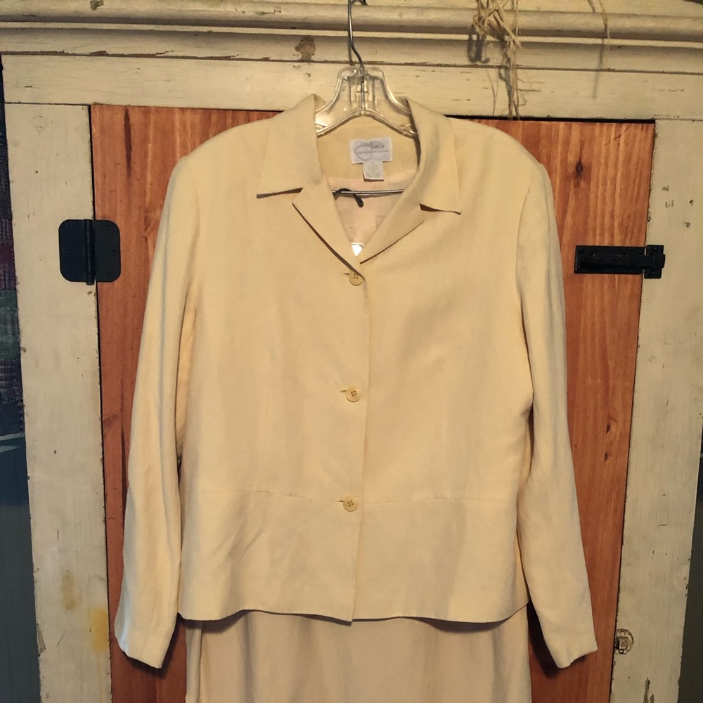 Jami’s contemporary clothing suit size 16